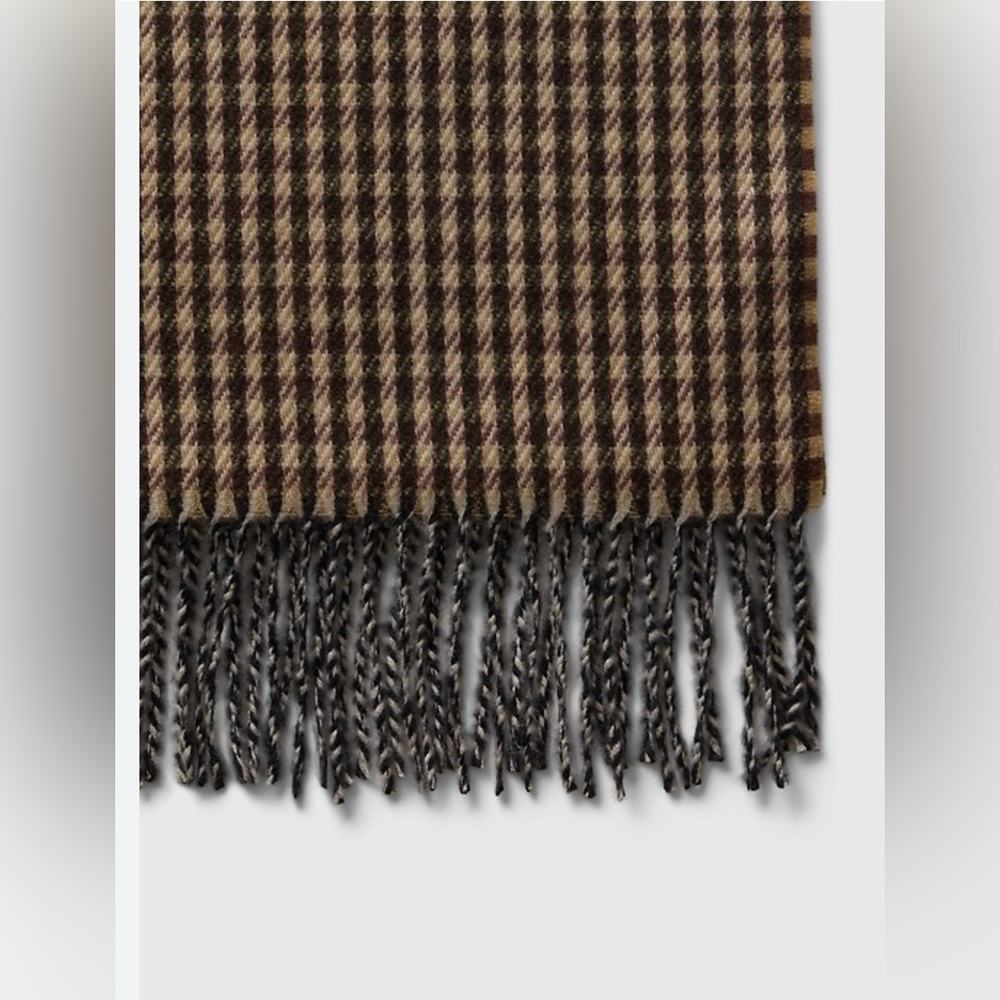 GAP Brown + Black Houndstooth Fringe Knit Scarf - Picture 2 of 6